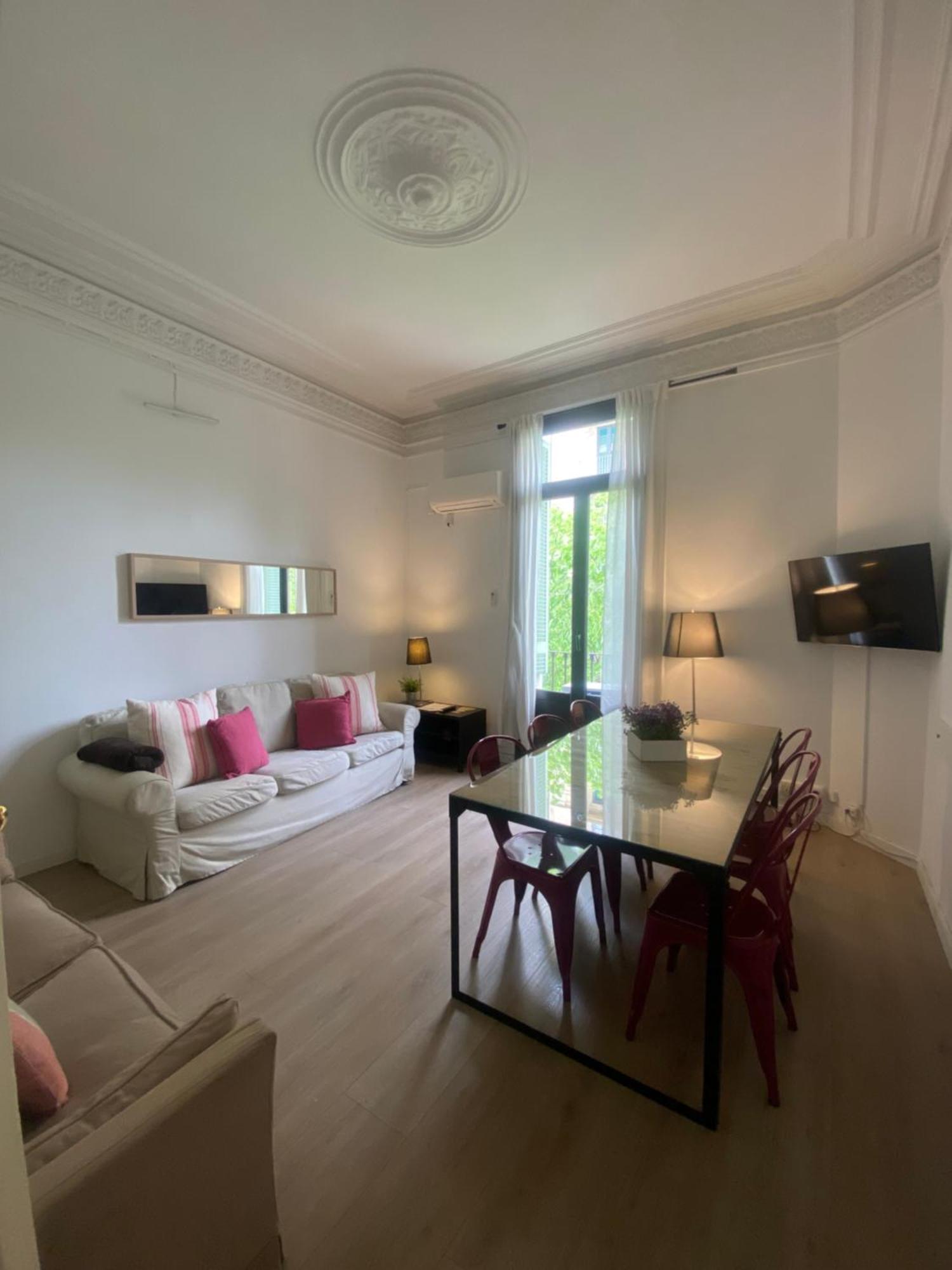 555 Apartments Bcn Barcelona Bagian luar foto